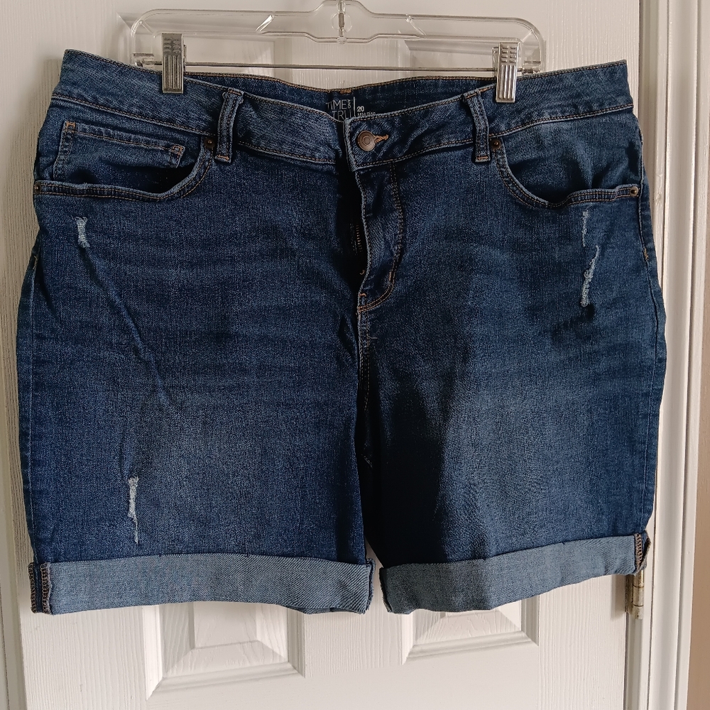 Womens denim shorts size 20